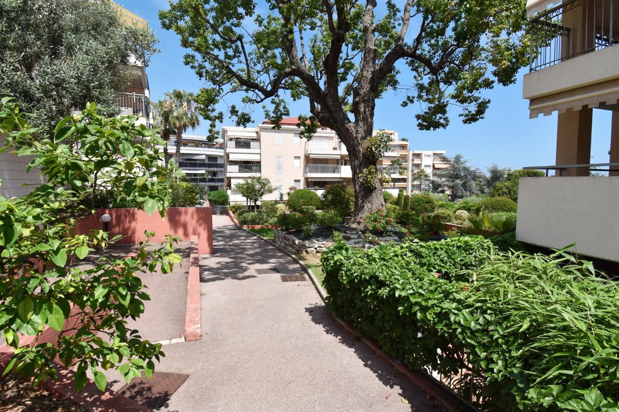 Le Cap Soleil -Standing - Piscine Collective Et Parking Prive Apartment Roquebrune-Cap-Martin Exterior photo